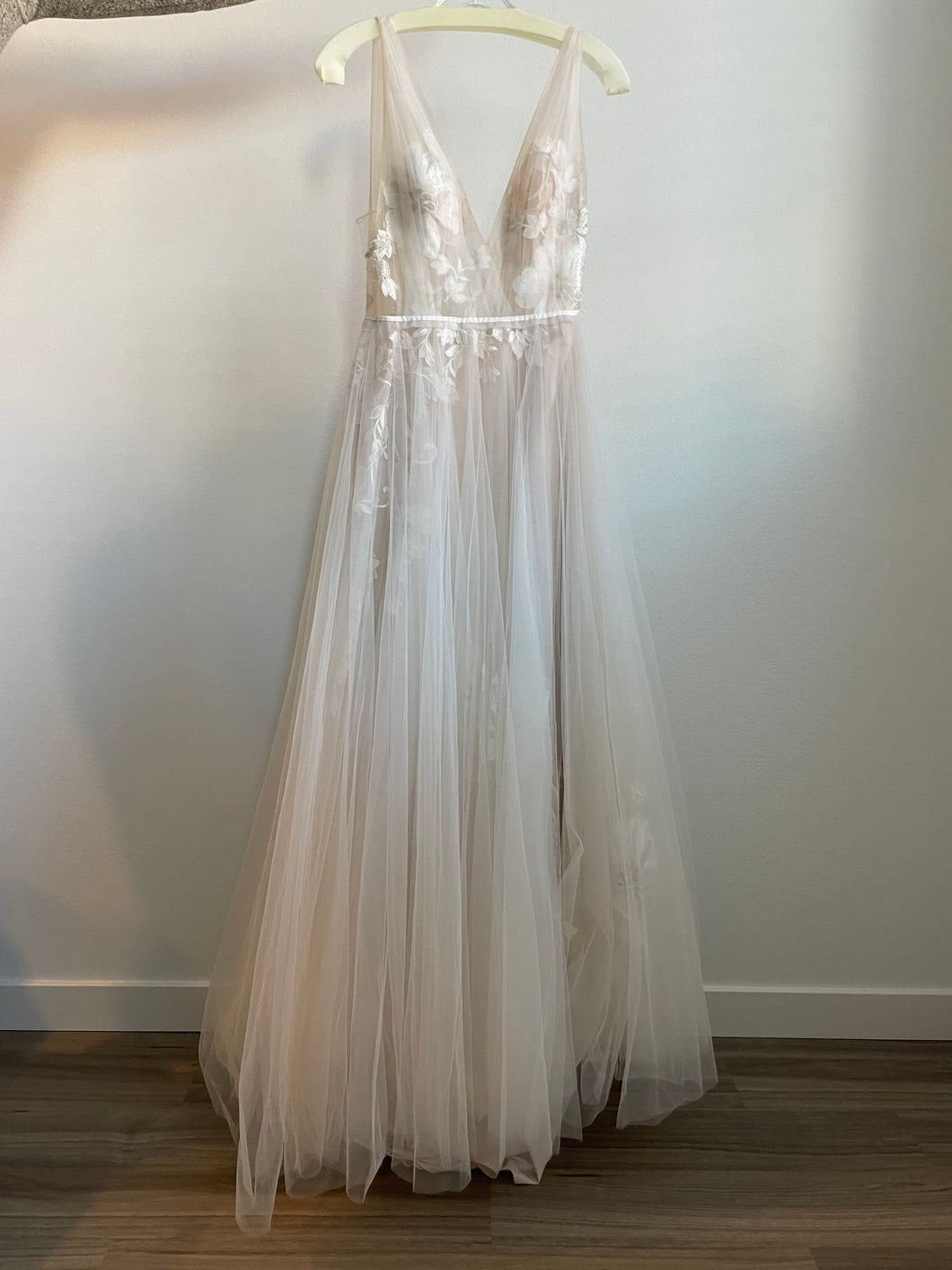 Watters '52609 Lainie' wedding dress size-02 NEW