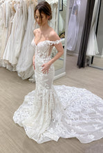 Load image into Gallery viewer, BERTA &#39;Athens 19-101&#39; wedding dress size-06 NEW

