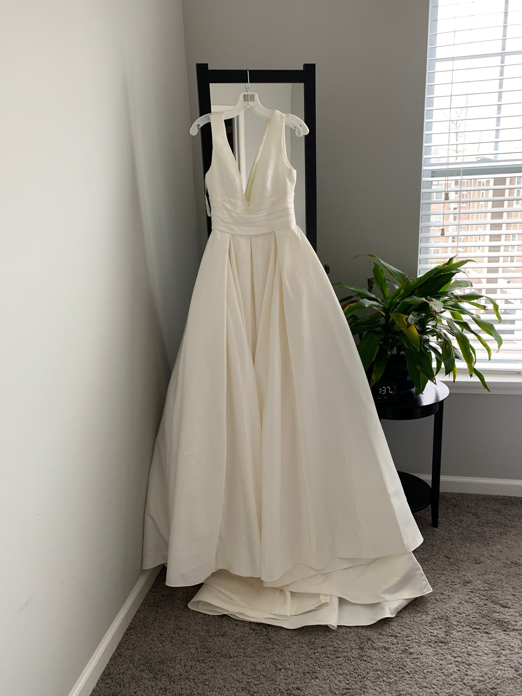 David's Bridal 'Satin Cummerbund' wedding dress size-04 NEW