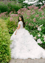 Load image into Gallery viewer, Monique Lhuillier &#39;Secret Garden&#39; wedding dress size-02 PREOWNED
