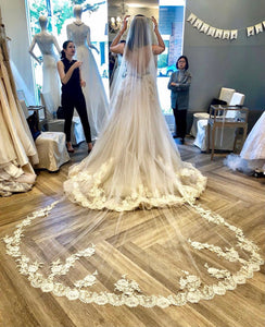 Lazaro '3607' wedding dress size-06 PREOWNED