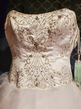 Load image into Gallery viewer, Alfred Angelo &#39;Fairy Tale Weddings&#39; wedding dress size-16 NEW
