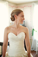 Load image into Gallery viewer, Watters &#39;Adelaide&#39; wedding dress size-04 PREOWNED
