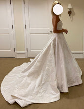 Load image into Gallery viewer, Carolina Herrera &#39;Manuella&#39; wedding dress size-02 PREOWNED
