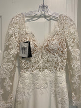 Load image into Gallery viewer, Maggie Sottero &#39;Althea&#39; wedding dress size-04 NEW
