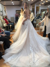 Load image into Gallery viewer, Martina Liana &#39;ML1154&#39; wedding dress size-06 NEW
