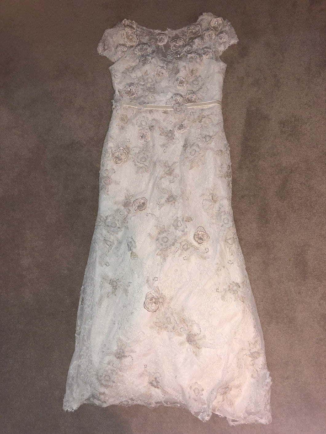 Melissa Sweet '3D Cap Sleeve' size 12 used wedding dress front view flat