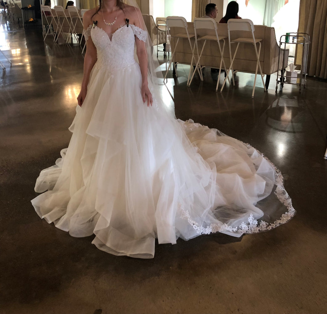 Mia Solano 'M1880Z' wedding dress size-02 NEW