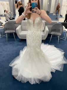 Essense of Australia 'D2518' wedding dress size-06 NEW