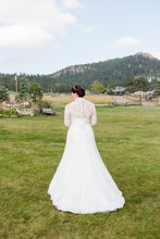 Load image into Gallery viewer, Wtoo &#39;Christy&#39; wedding dress size-16 PREOWNED

