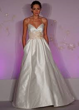Load image into Gallery viewer, Jim Hjelm #1061 Wedding Dress - Jim Hjelm - Nearly Newlywed Bridal Boutique - 2
