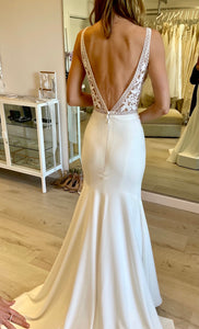 Mikaella 'Style #2297' wedding dress size-00 NEW