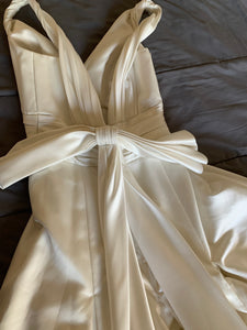 David's Bridal 'Oleg Cassini Collection ' wedding dress size-02 PREOWNED