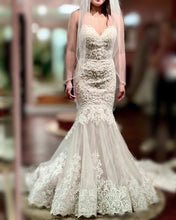 Load image into Gallery viewer, Allure Bridals &#39;C526&#39; wedding dress size-04 PREOWNED
