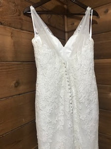 Allure Bridals 'Allure Romance 2606' size 8 used wedding dress back view on hanger