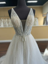 Load image into Gallery viewer, Calla Blanche &#39;Sutton LA21220&#39; wedding dress size-06 PREOWNED
