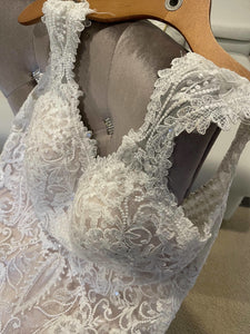 Allure Bridals '9471' wedding dress size-20 PREOWNED