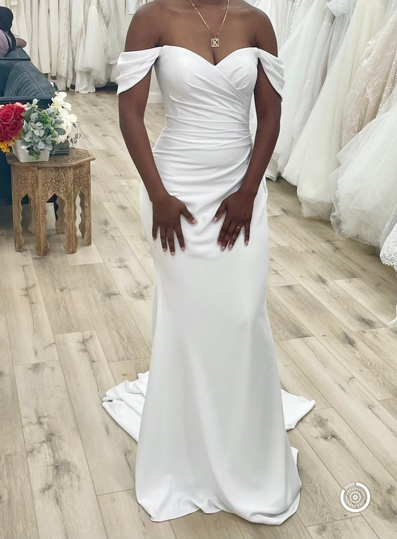Elissar Bridal 'Illia' wedding dress size-06 NEW