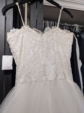 Load image into Gallery viewer, Christianne Brunelle  &#39;Princesses dress &#39; wedding dress size-04 NEW
