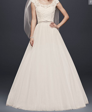 Load image into Gallery viewer, David&#39;s Bridal &#39;Tulle Lace Illusion&#39; size 4 used wedding dress front view on model
