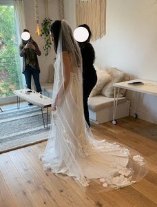 Floravere 'J. Mitchell' wedding dress size-06 NEW