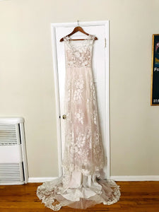 Daria Karlozi '08078.00.17 Headstrong Begonia' wedding dress size-00 SAMPLE
