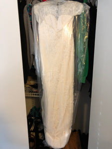 Vera Wang White 'Cap Illusion Lace' size 4 new wedding dress front view in bag