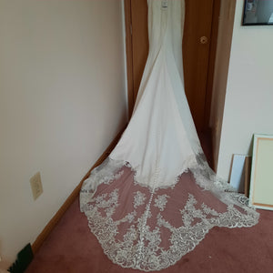 Essense of Australia 'D2679CR' wedding dress size-06 NEW