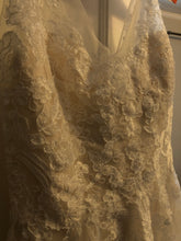Load image into Gallery viewer, Watters &#39;Willowby by Watters Reagan Gown&#39; wedding dress size-08 NEW
