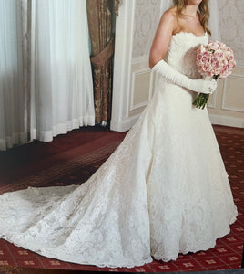 Vera Wang 'Lacey' wedding dress size-06 PREOWNED