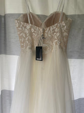 Load image into Gallery viewer, JUSTIN ALEXANDER &#39;88044&#39; wedding dress size-06 NEW
