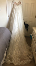 Load image into Gallery viewer, Calle Blanche &#39;120107 Cleo &#39; wedding dress size-18 PREOWNED
