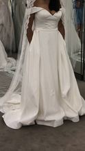 Load image into Gallery viewer, David&#39;s Bridal &#39;WG3979&#39; wedding dress size-06 NEW
