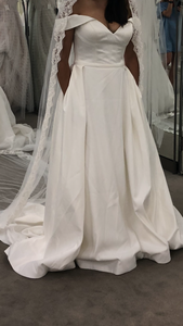 David's Bridal 'WG3979' wedding dress size-06 NEW