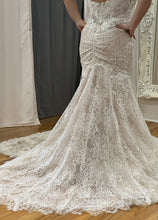 Load image into Gallery viewer, Casablanca &#39;2365 Ella&#39; wedding dress size-12 NEW
