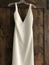 Load image into Gallery viewer, Made With Love &#39;Georgie Crepe&#39; wedding dress size-08 NEW
