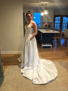 Allure Bridals '55778' wedding dress size-08 NEW