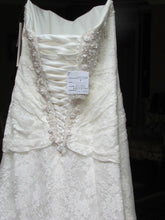 Load image into Gallery viewer, David&#39;s Bridal &#39;YP3344&#39; wedding dress size-06 NEW
