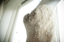 Load image into Gallery viewer, Melissa Sweet &quot;Ever&quot; - Melissa Sweet - Nearly Newlywed Bridal Boutique - 2

