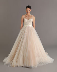 Veluz Reyes 'Karmina' size 4 sample wedding dress front view on model