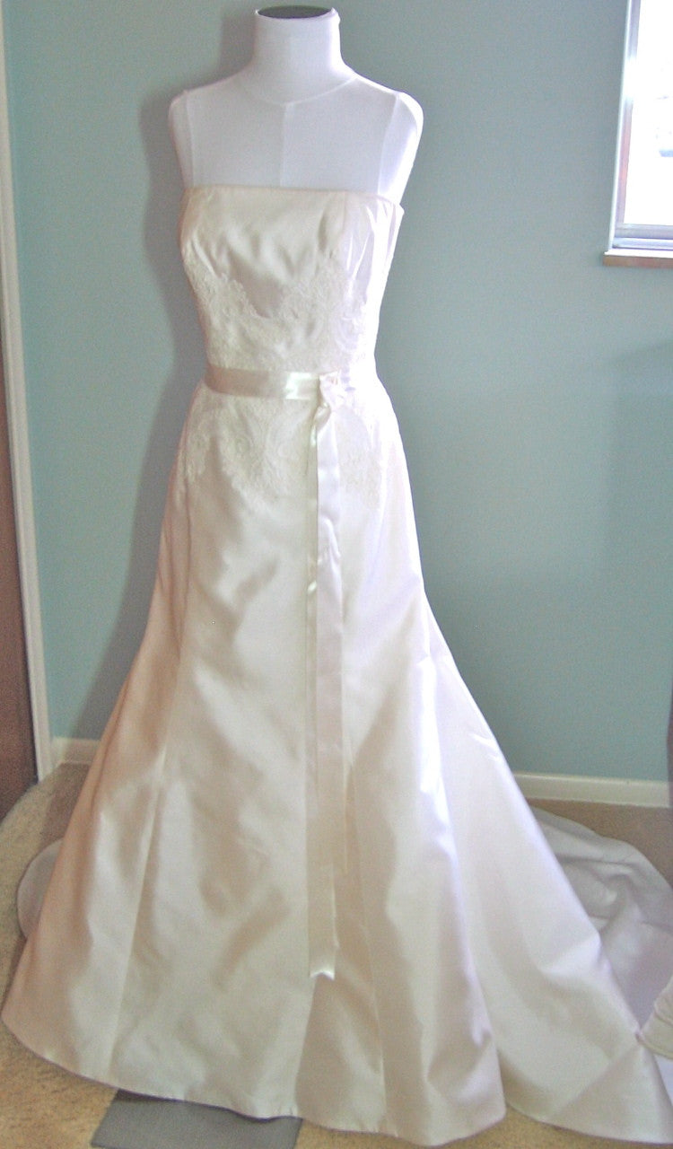 Christos Lace A-line Strapless Wedding Dress - Christos - Nearly Newlywed Bridal Boutique - 1