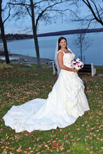 Load image into Gallery viewer, Alfred Angelo &#39;Sapphire Collection 758&#39; size 12 used wedding dress side view on bride

