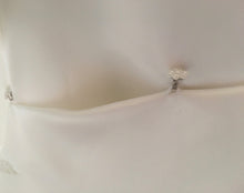 Load image into Gallery viewer, Rena Koh &#39;0226&#39; size 6 used wedding dress close up of fabric
