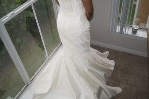 Matthew Christopher 'Poppy' size 8 sample wedding dress back view on bride