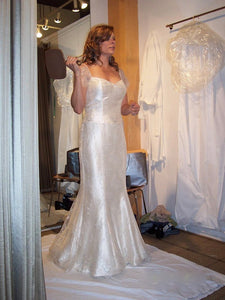 Vera Wang 'Juliet' size 4 used wedding dress side view on bride