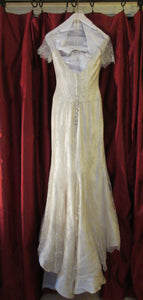 Vera Wang 'Juliet' size 4 used wedding dress back view on hanger