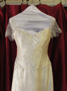 Michelle Roth 'Juliet' size 4 used wedding dress front view on hanger