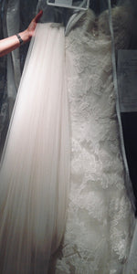 Vera Wang 'Leda' size 2 used wedding dress view of fabric