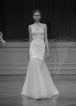 Load image into Gallery viewer, Alon Livne &#39;Gisele&#39; size 8 used wedding dress front view on model
