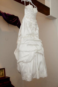 Alfred Angelo 'Ariel' size 4 used wedding dress front view on hanger